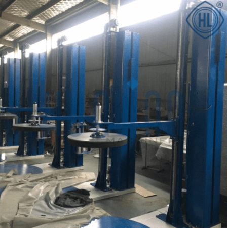 Паллетоупаковщик HUALIAN HL-1500P с моторизированной кареткой с престрейчем и прижимом фото