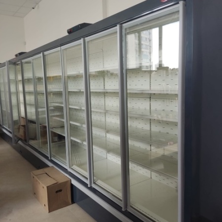 Горка холодильная KIFATO Прага 900х3750х2150 вынос с дверьми фото