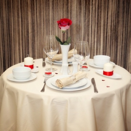 Скатерть LUXSTAHL 145х145 см «ричард» бежевая гладь фото